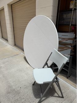 Set of 6 folding chairs