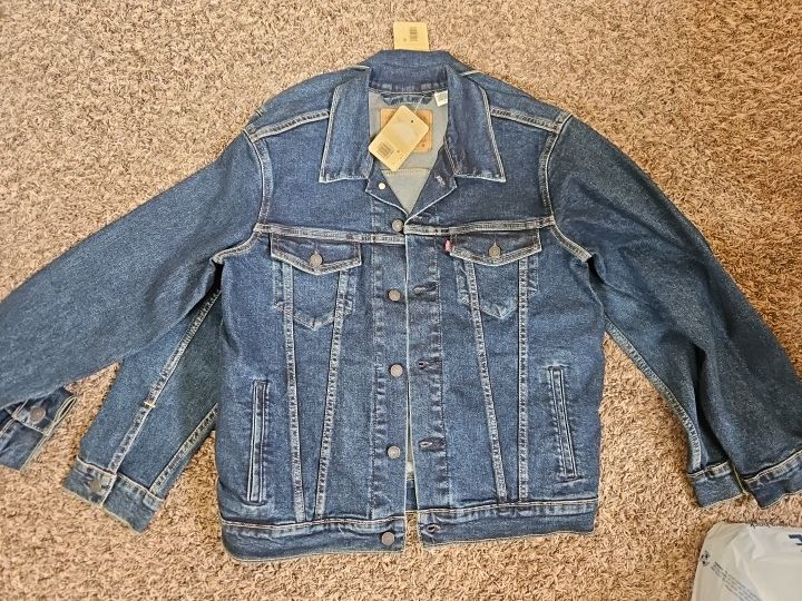 Men's Levis Dark Blue Trucker Jacket Size Medium