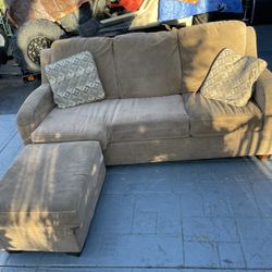 Pull Out Bed/Couch 🛏️ 