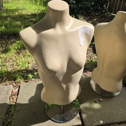 Female mannequin tops