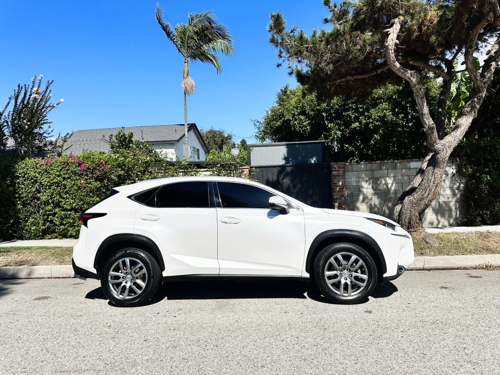 2017 Lexus NX 200t