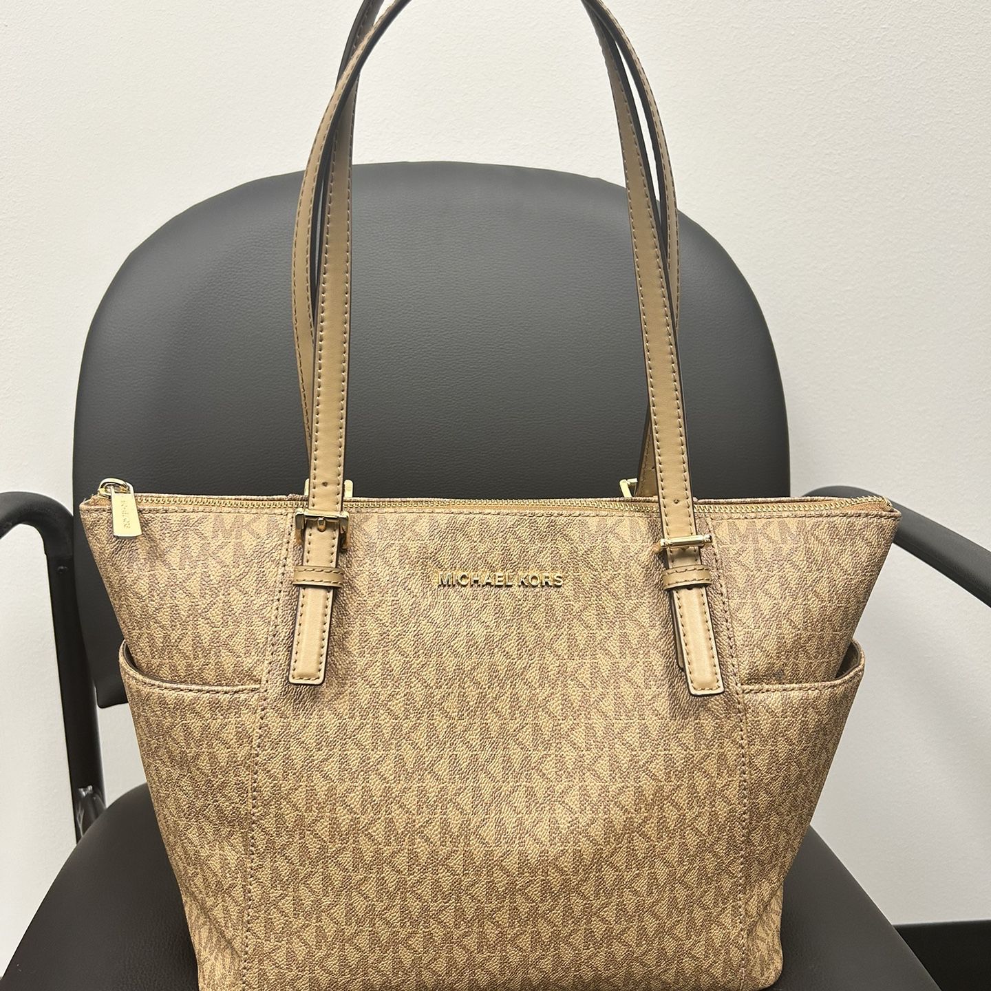Michael Kors Charlotte Large Logo and Leather Top-Zip Tote Bag