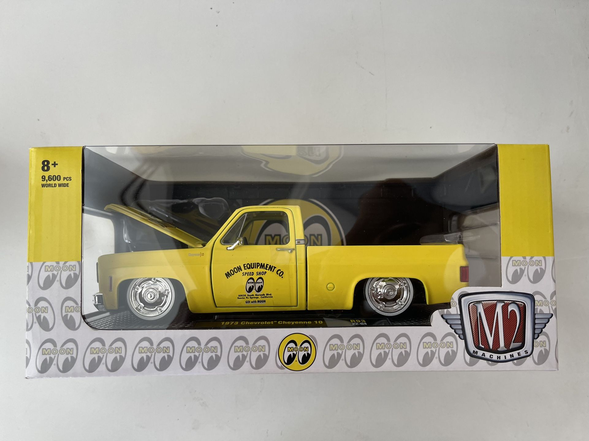 1:24 M2 Machines Mooneyes 1973 Chevrolet C10 Cheyenne