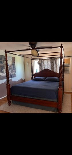 Ethan Allen 4 post bedframe eastern king