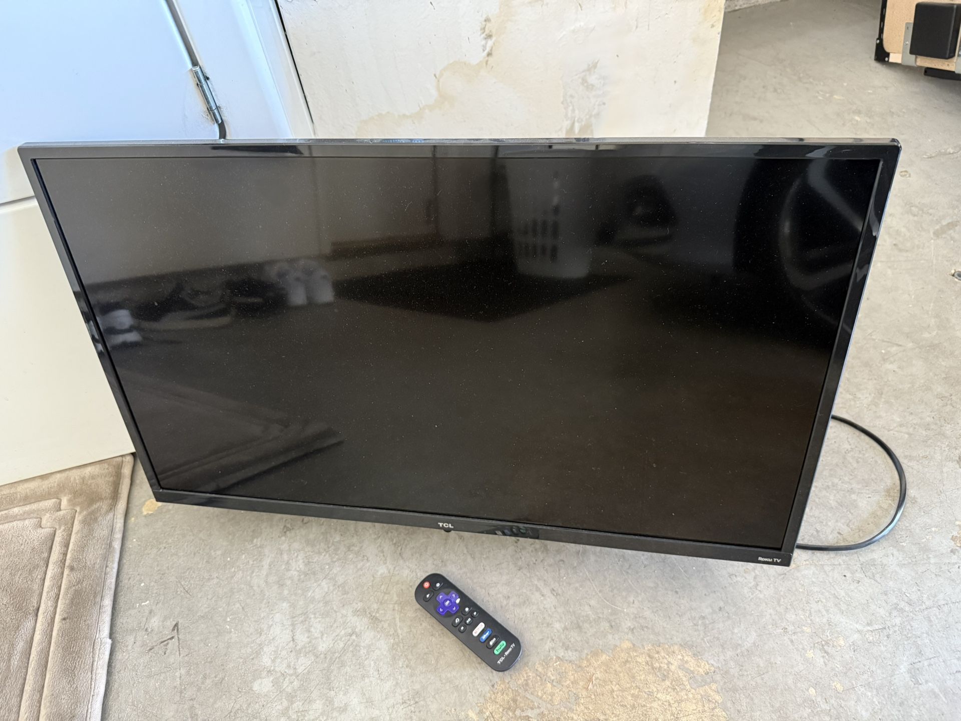 32” TCL Smart TV