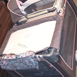 Baby Trend Deluxe Nursery Pack N Play