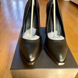 Brand New Black Gabrielle Union 4.5” Platform Heels; $25.00
