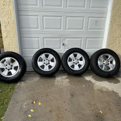 Toyota Tacoma rims with tire