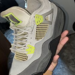 Jordan 4 retro SE NEON - Restoring On Sides. 
