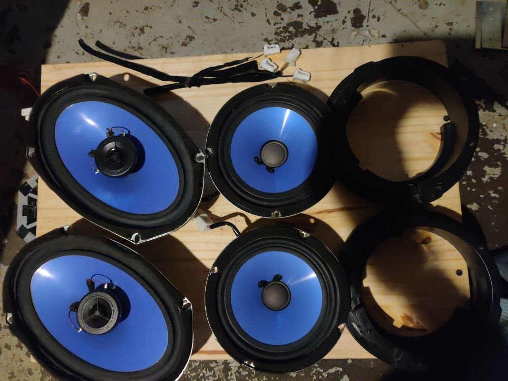 4x 50w car stereo speakers - with adapters.