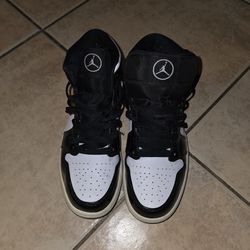 Nike Air Jordan's Mid 1