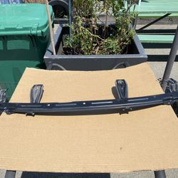 2016,2017,2018,2019,2020,2021 Honda Civic Front Upper Bumper Retainer 
