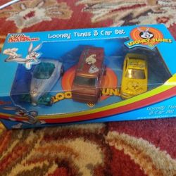 2002 ERTL Racing Champions Looney Tunes 3 Car Set 1/64 Scale