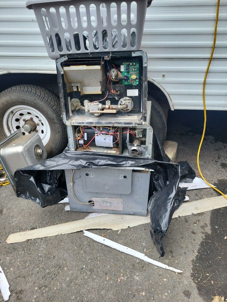 Camper RV Trailer Stove Water Heater and Heater