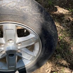 GMC Sierra or Chevrolet Silverado 2009-2013 All 4 rim and tires OEM factory models .. they are no dents tires are still in good condition .