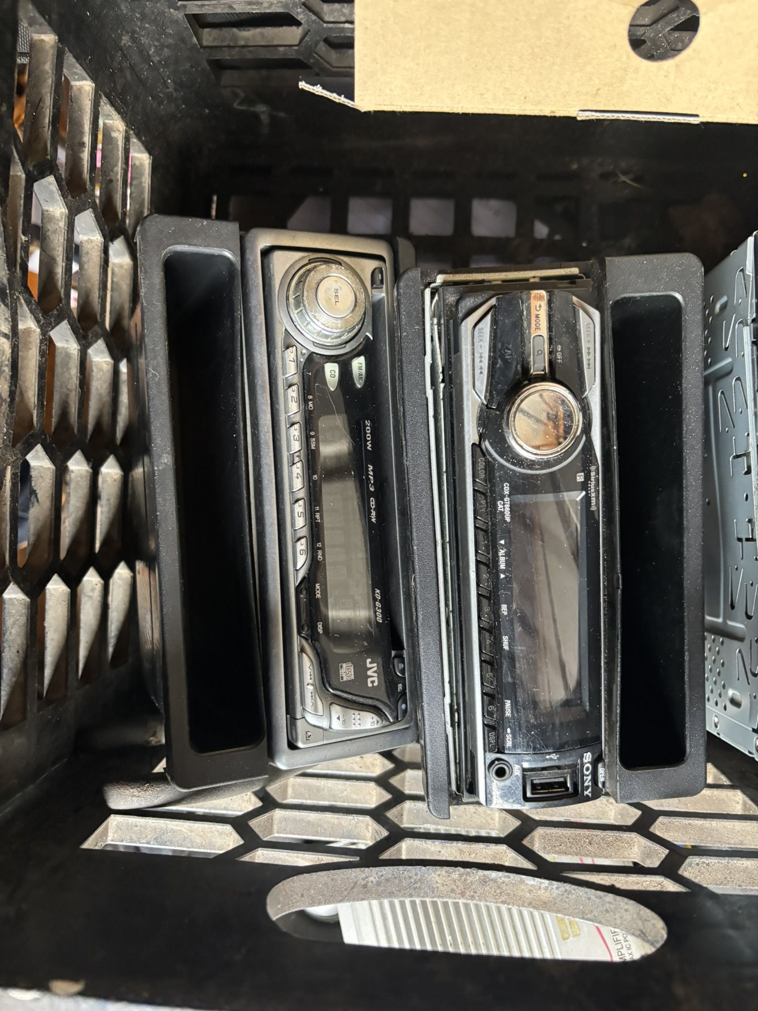 https://offerup.com/redirect/?o=TWlzLmNhcg== N Home Audio Equipment