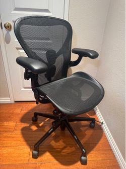 Herman miller aeron 2 Size B