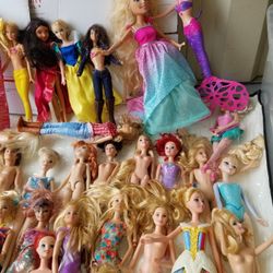 lot of 1999 barbies mattell doll with accessories . vintage  collection  doll