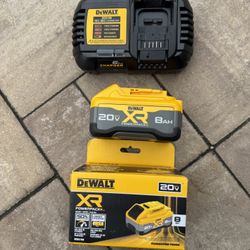 Brand New Dewalt Powerpack 8 Amp Battery With Fast Charger