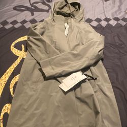 Lululemon Rain Rebel Jacket 