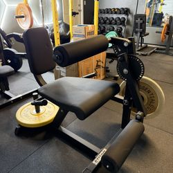 Titan Leg Extension & Hamstring Curl Machine