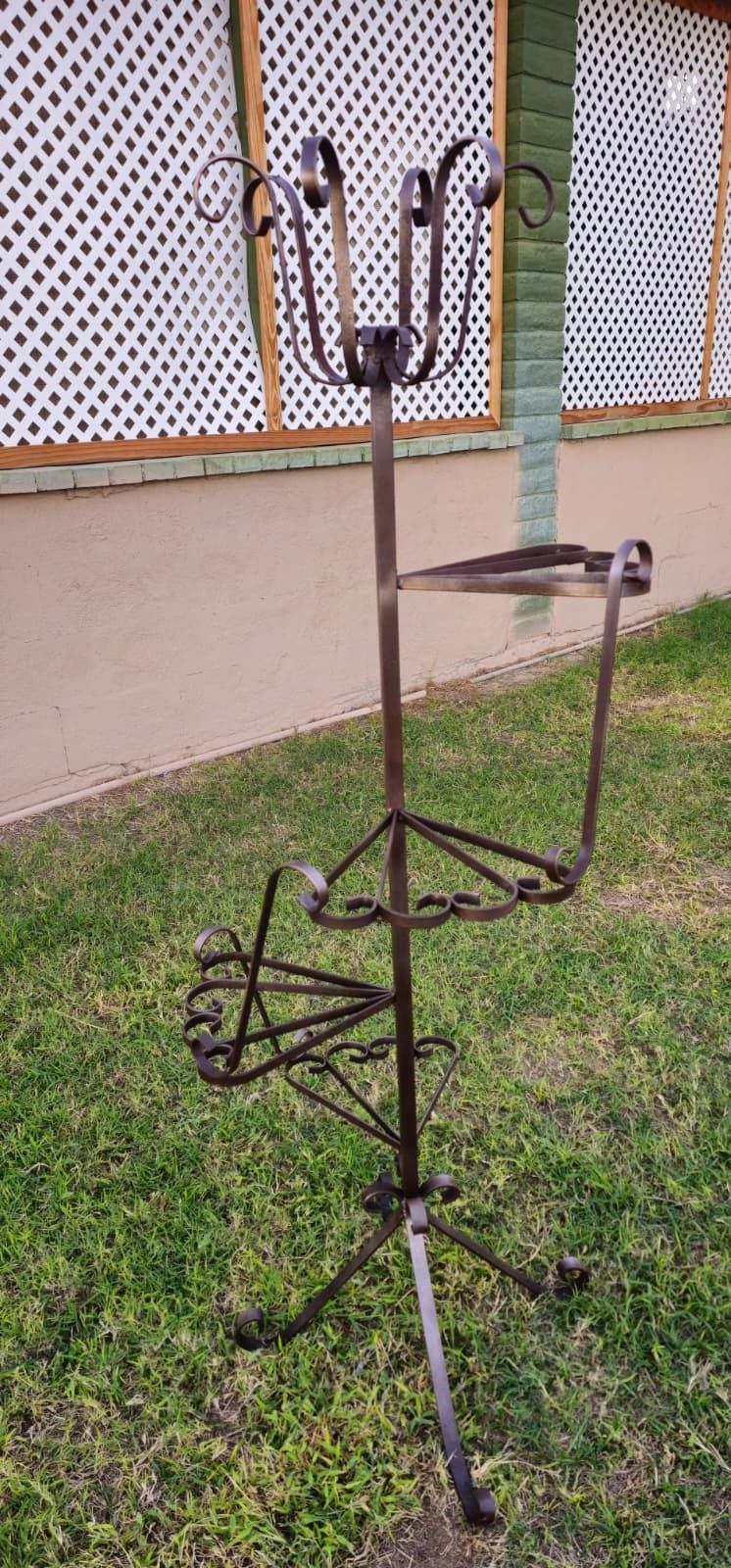 **Beatiful Wrought-iron Spiral Plant Stand **