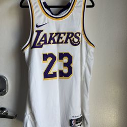 Nike NBA Lakers LeBron James #23 Authentic Jersey