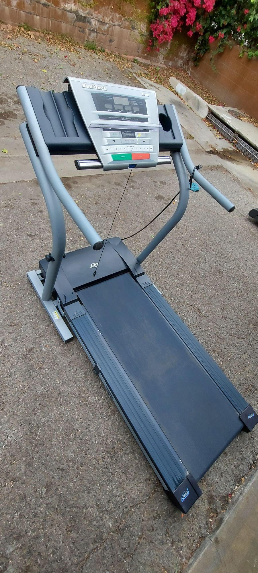 Nordictrack c1800 Foldable Treadmill with Incline for Sale in Long