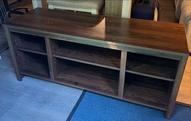 Entertainment Center Table