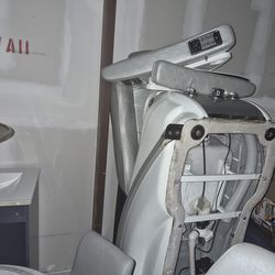 Pedicure Chair must go