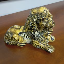 Vintage Hand crafted and painted very good condition Lion