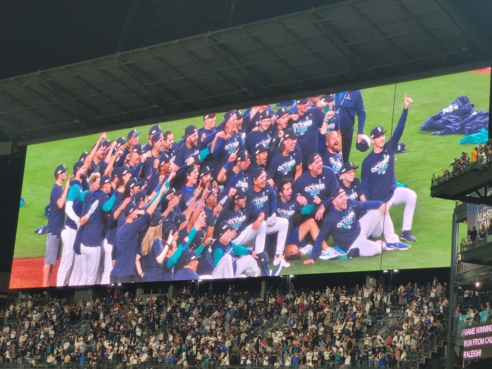 Seattle Mariners TICKETS AND PARKING 10/4