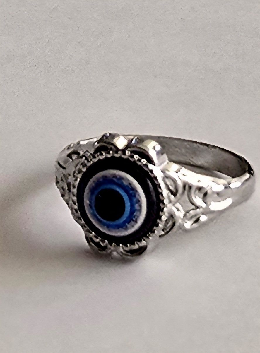EVIL EYE OF PROTECTION QUALITY TITANIUM SILVER NEW SIZE 7 RING