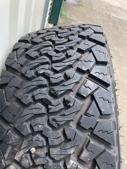 33 x 12.5 R 20 XT venom power terra hunter brand one tire