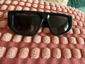 Dezi backtrack sunglasses