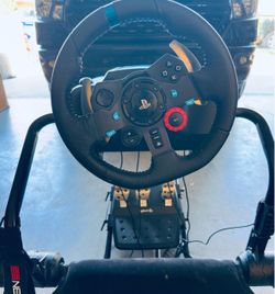 Logitech Racing wheel and floor pedals + Gt folding chair