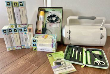 Cricut Crafting Bundle – Working Machine, 12 Cartridges & Tools