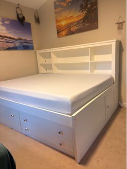 Bed frame Full (matters not included)