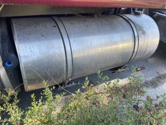 Kenworth T680 Fuel Tanks