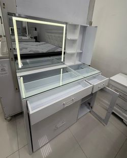 Vanity for Sale!!! Ask for Price!!! Preguntar Por Precio 