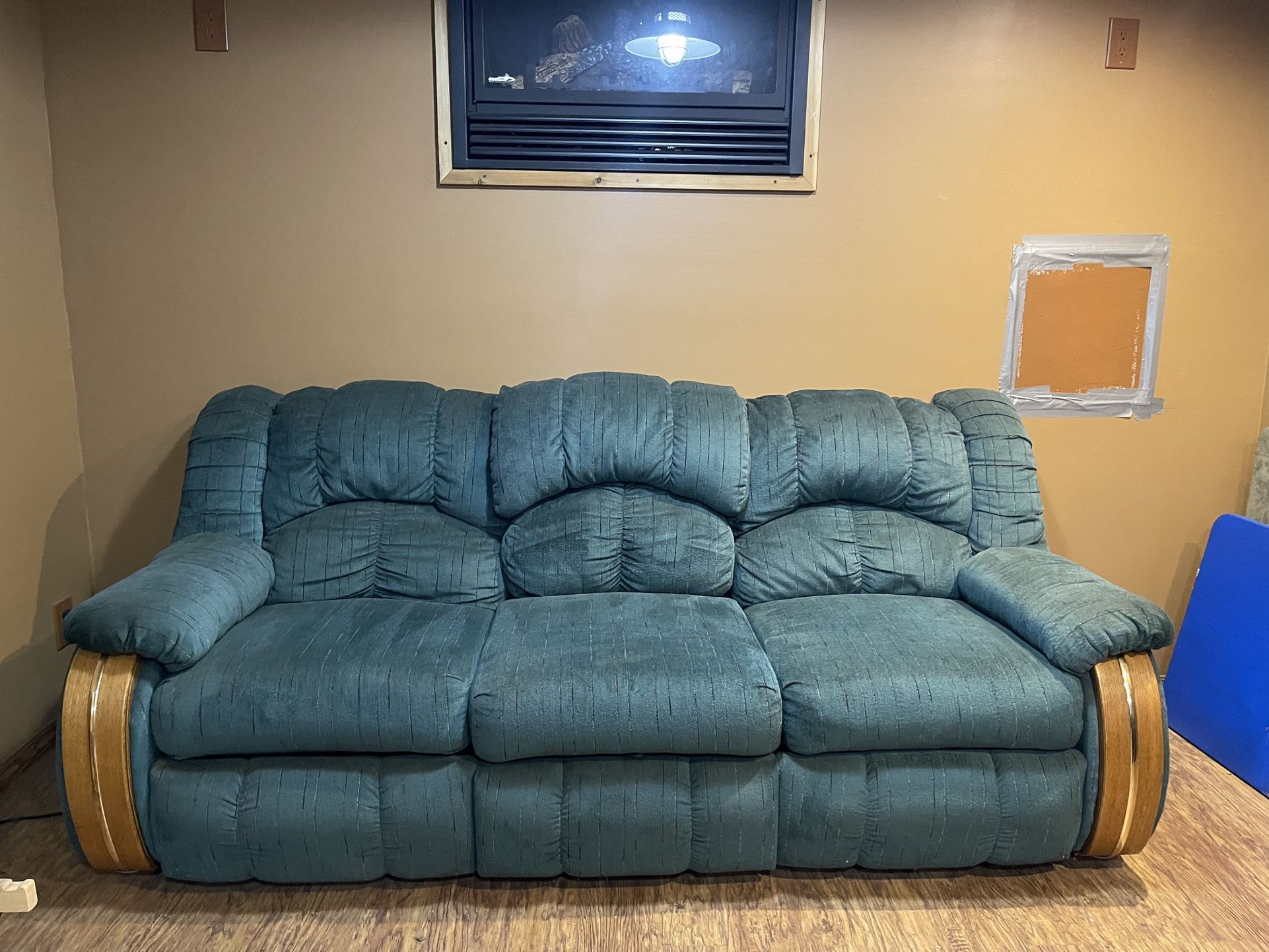 Dual Reclining Sofa 