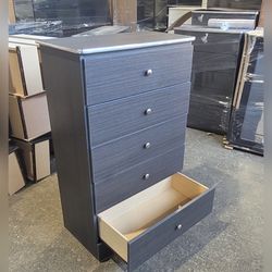 Five drawers dresser with rails