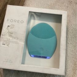FOREO LUNA 2 Facial Cleansing