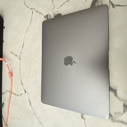MacBook Pro 2022 
