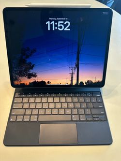 iPad Pro ( Like New)