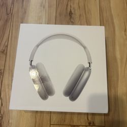 AirPod Maxes Brand New 
