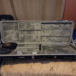 RoadRunner Hardcase For Bass Guitar 