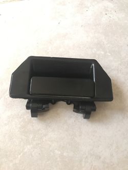 Tailgate handle for ‘87-‘97 Nissan pickup
