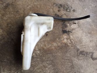 96-00 Honda Civic radiator overflow reservoir bottle.