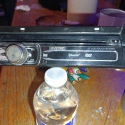 Dual 7in Car Stereo With Built-in DVD Player